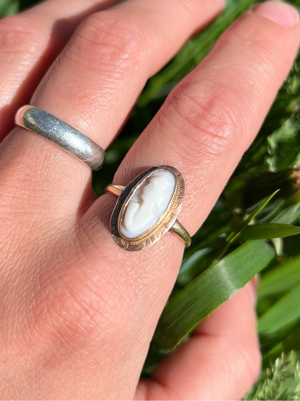 Vintage 10K Cameo Ring